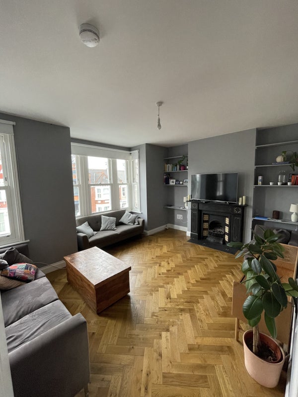 Room Wightman Road in Greater London