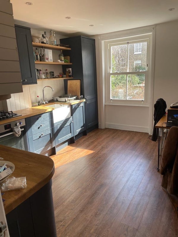 Room Wightman Road in Greater London