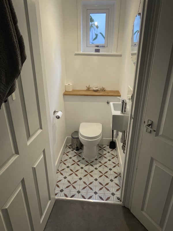 Room Wightman Road in Greater London