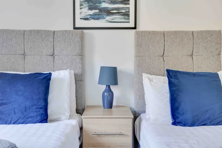 Flat Rollason Way in Brentwood