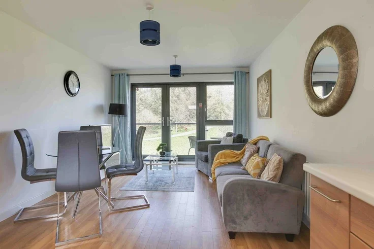 Flat Rollason Way in Brentwood