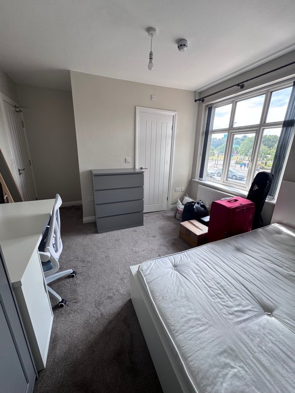 Room Beeston Road in Nottingham
