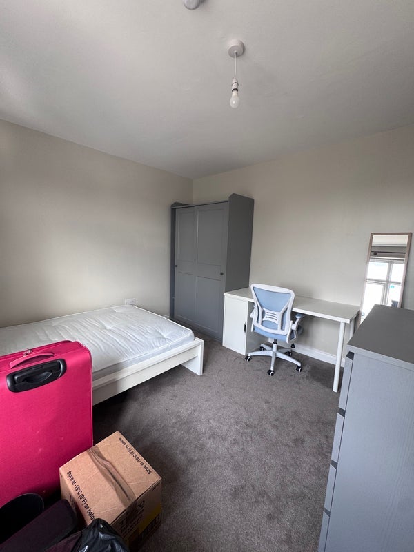 Room Beeston Road in Nottingham