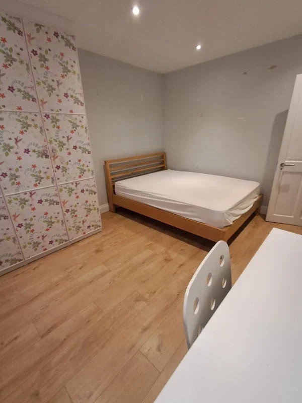 Room Pinnacle Hill in Greater London