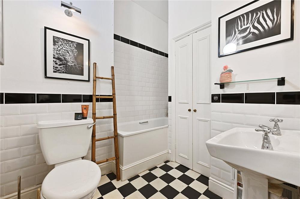 Flat Ovington Square in Greater London