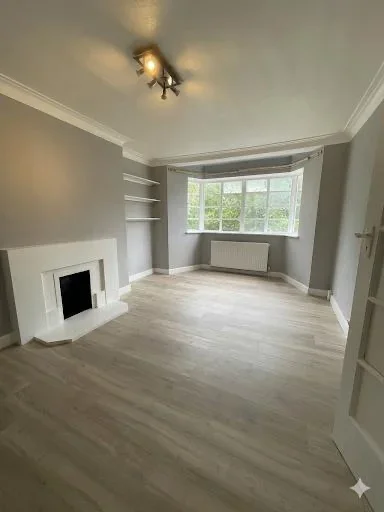 Flat Streatham High Road in Greater London