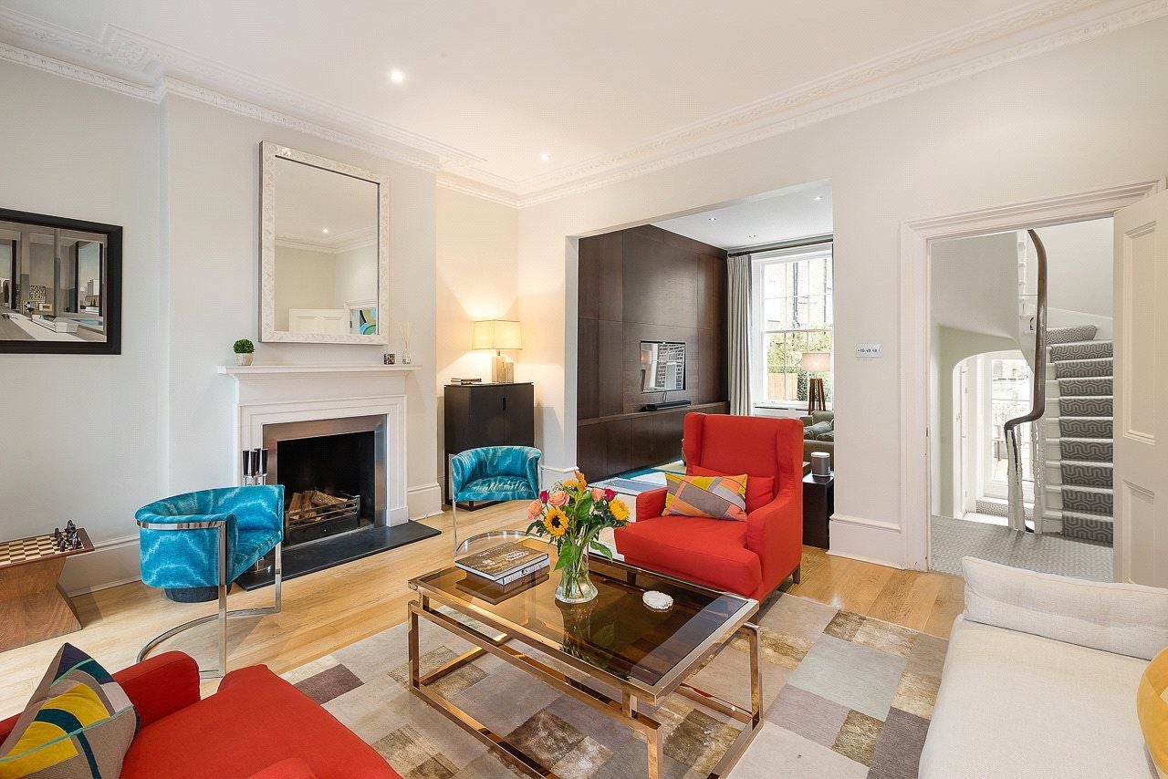 House Berkeley Gardens in Greater London