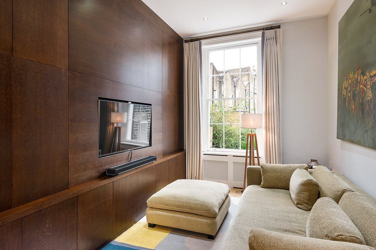 House Berkeley Gardens in Greater London