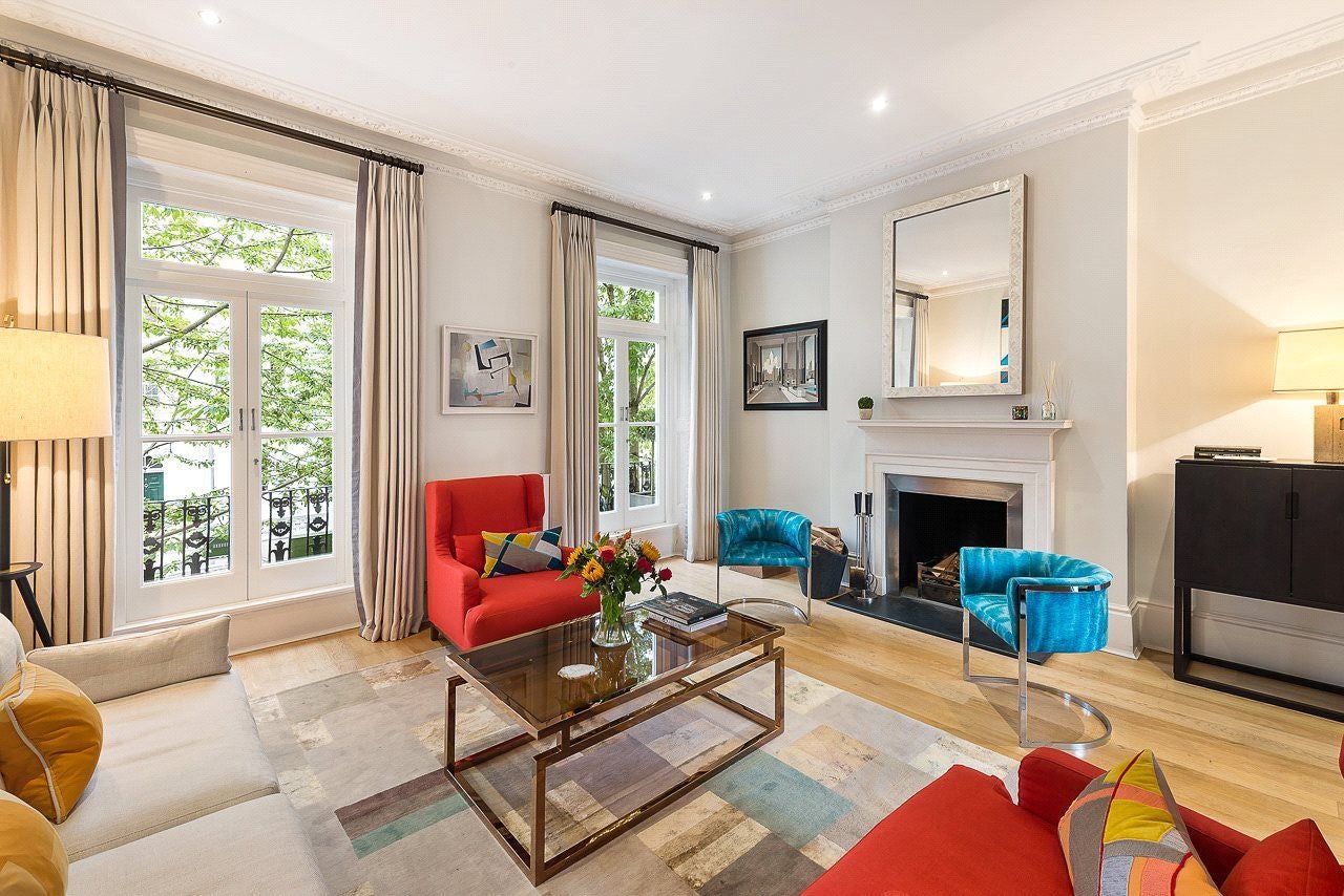 House Berkeley Gardens in Greater London