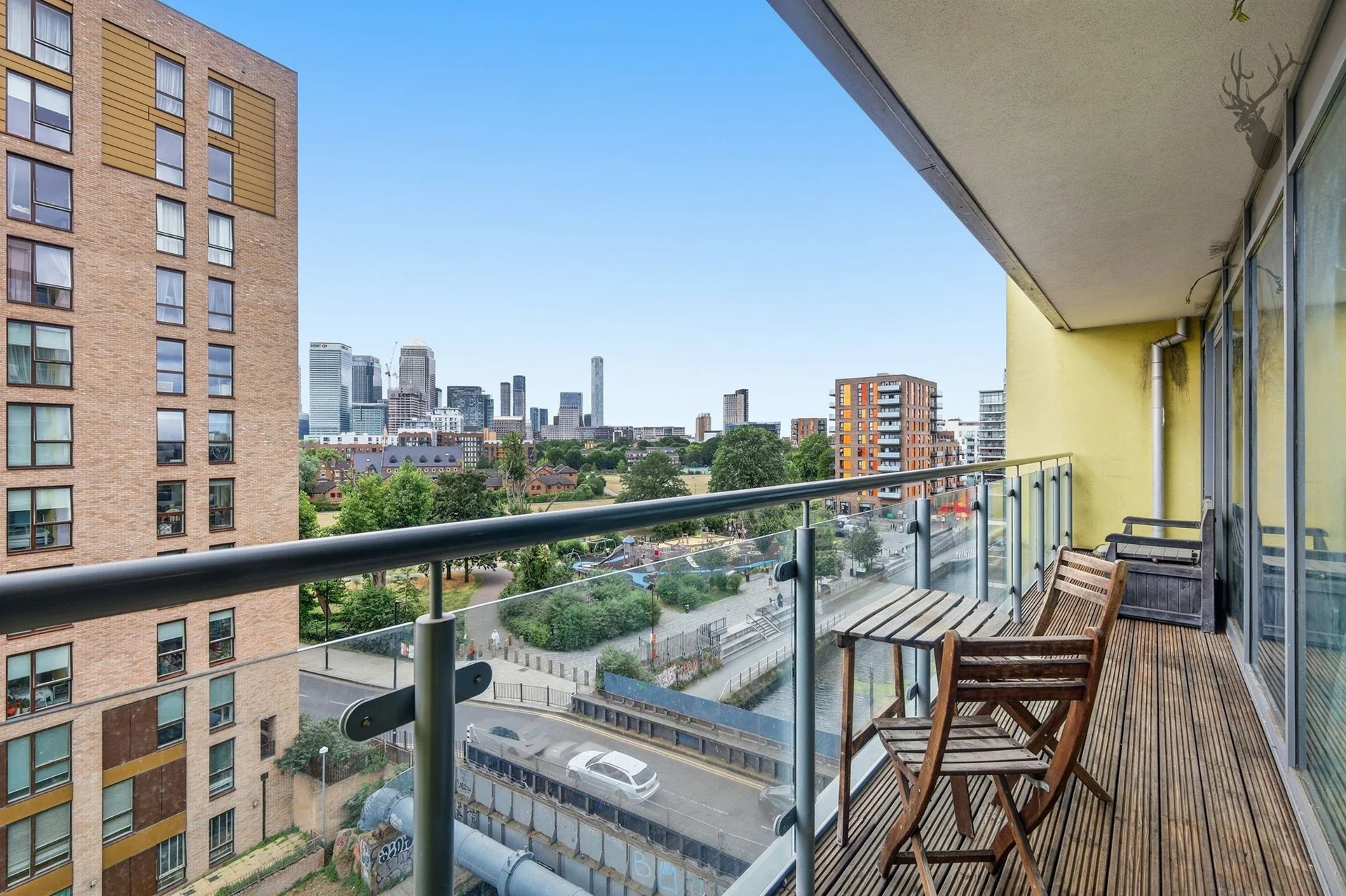 Flat Court Yard in Greater London