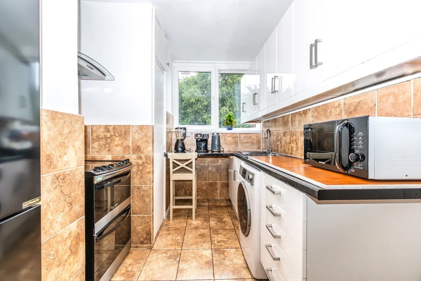 Flat Mintern Street in Greater London