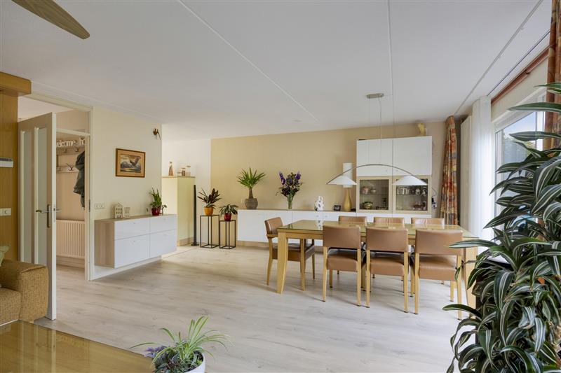 Tussenwoning te koop: Drontermeer 137, Purmerend