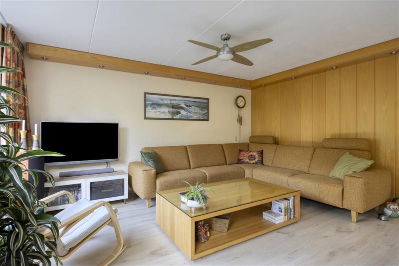 Tussenwoning te koop: Drontermeer 137, Purmerend