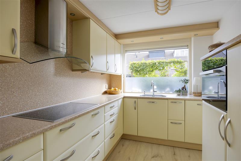 Tussenwoning te koop: Drontermeer 137, Purmerend