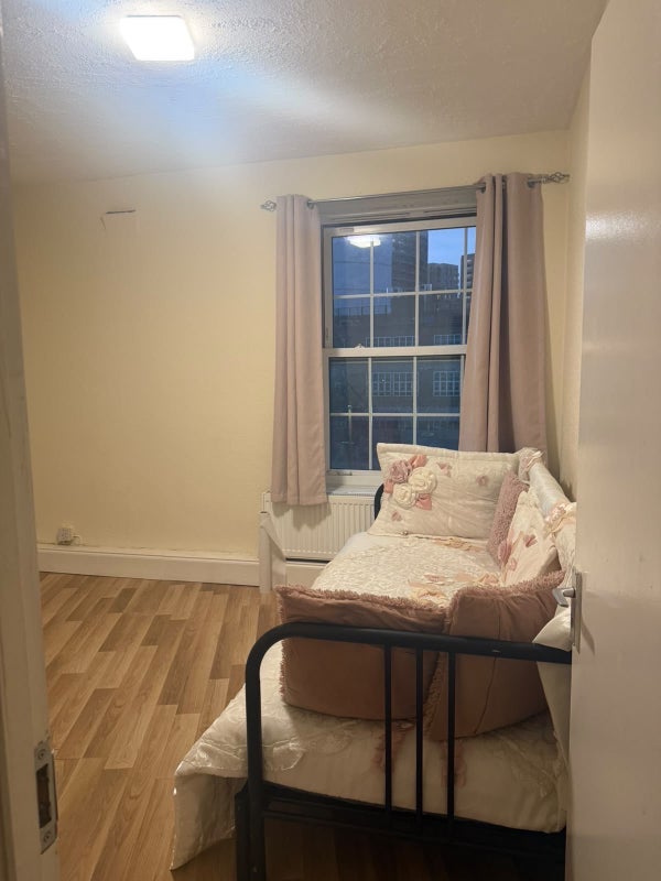 Room Magee Street in Greater London