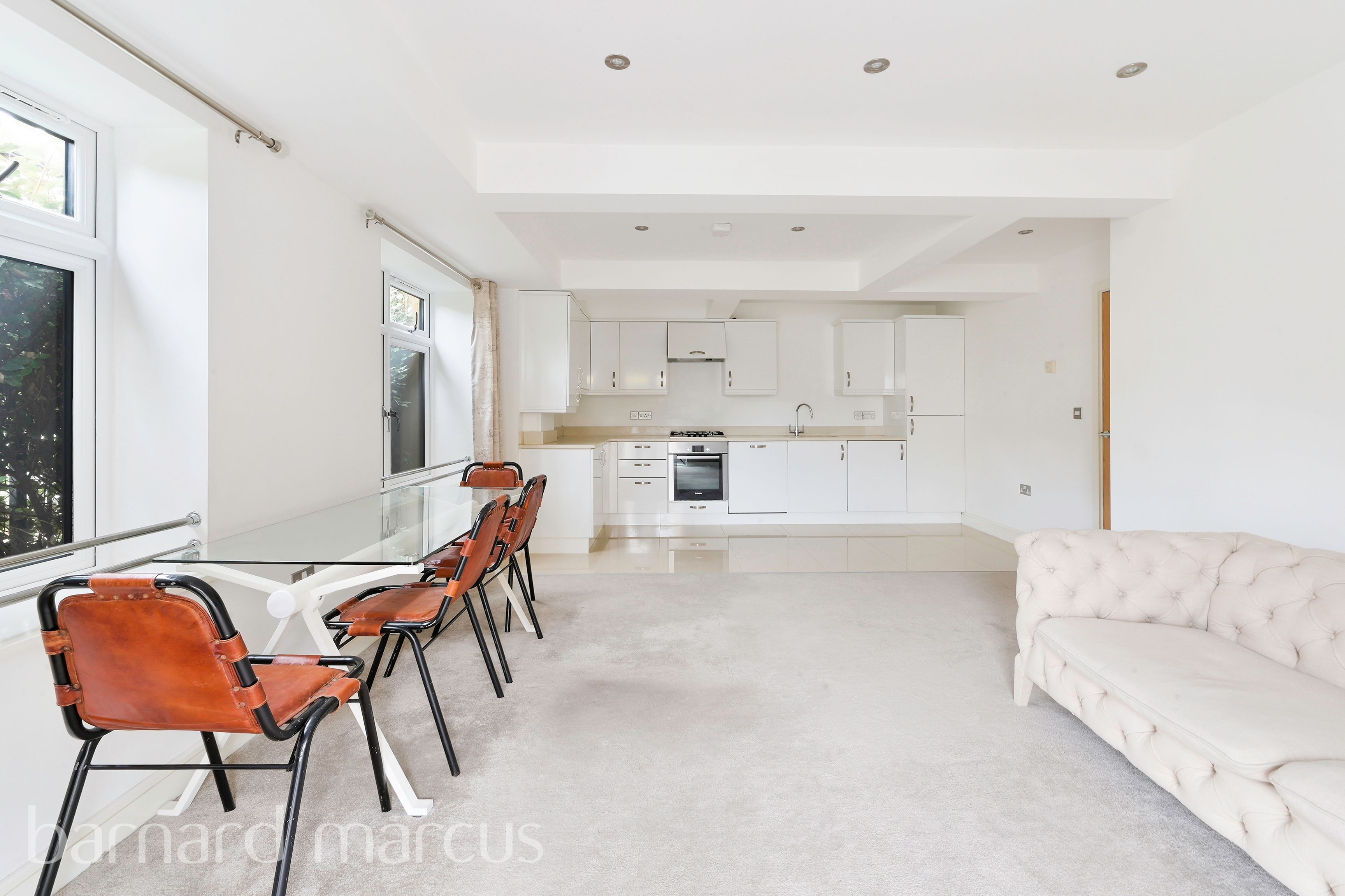 Flat Lime Grove in Greater London