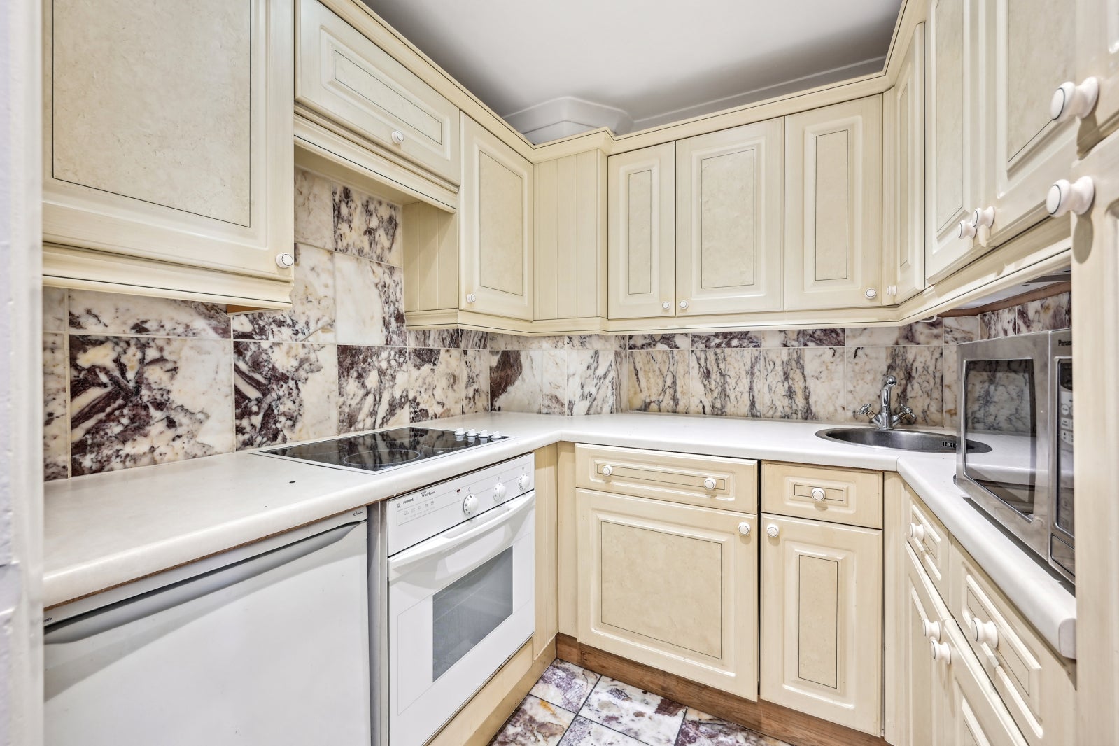 Flat Sloane Street in Greater London