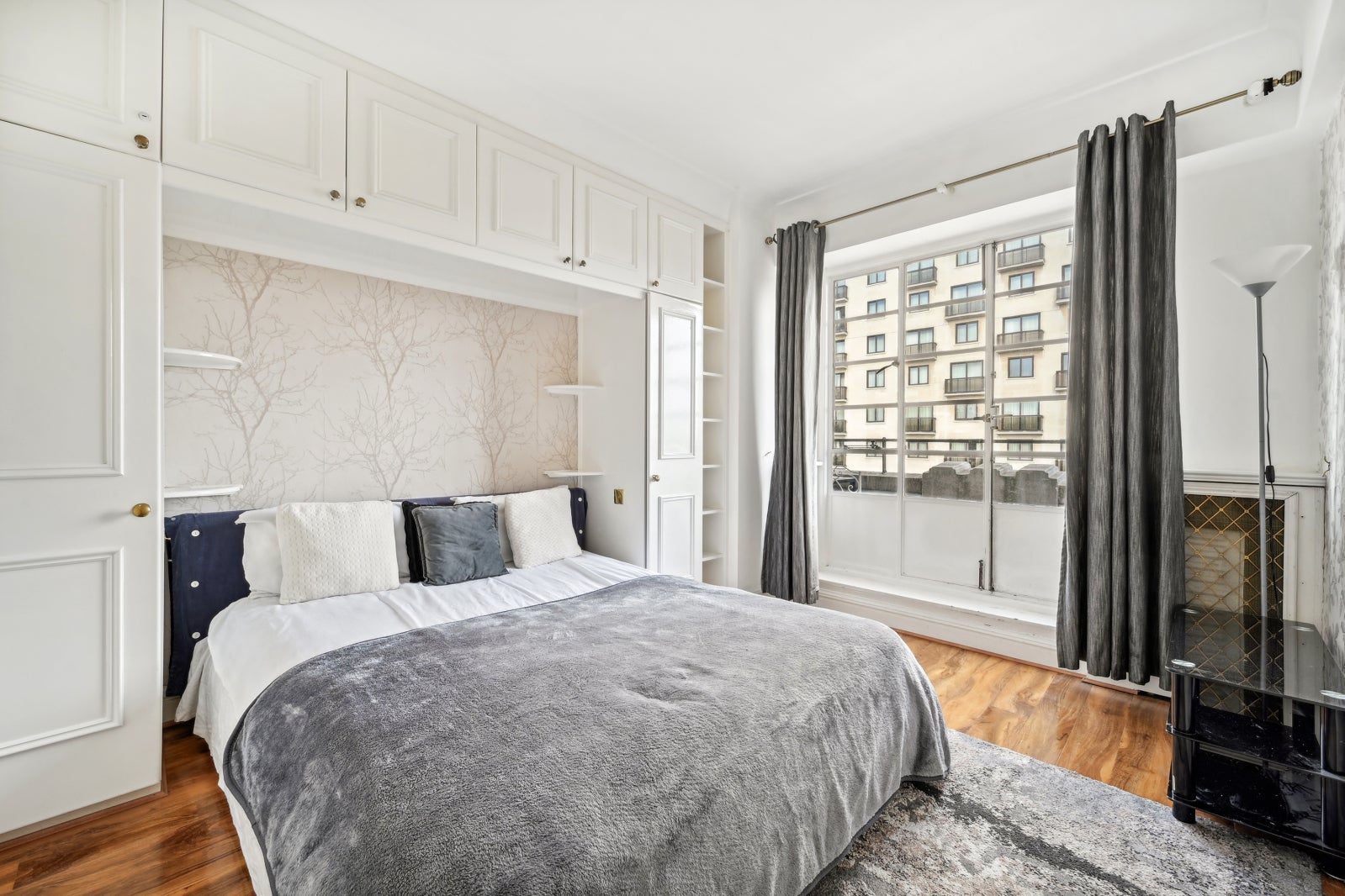 Flat Sloane Street in Greater London