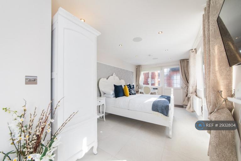 Flat Brackendene in Dartford