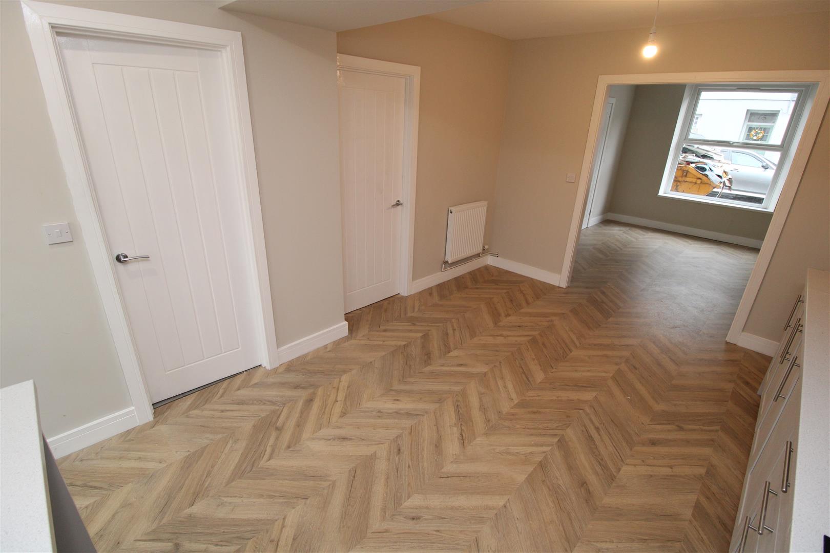 Flat Tynybedw Street in Treorchy