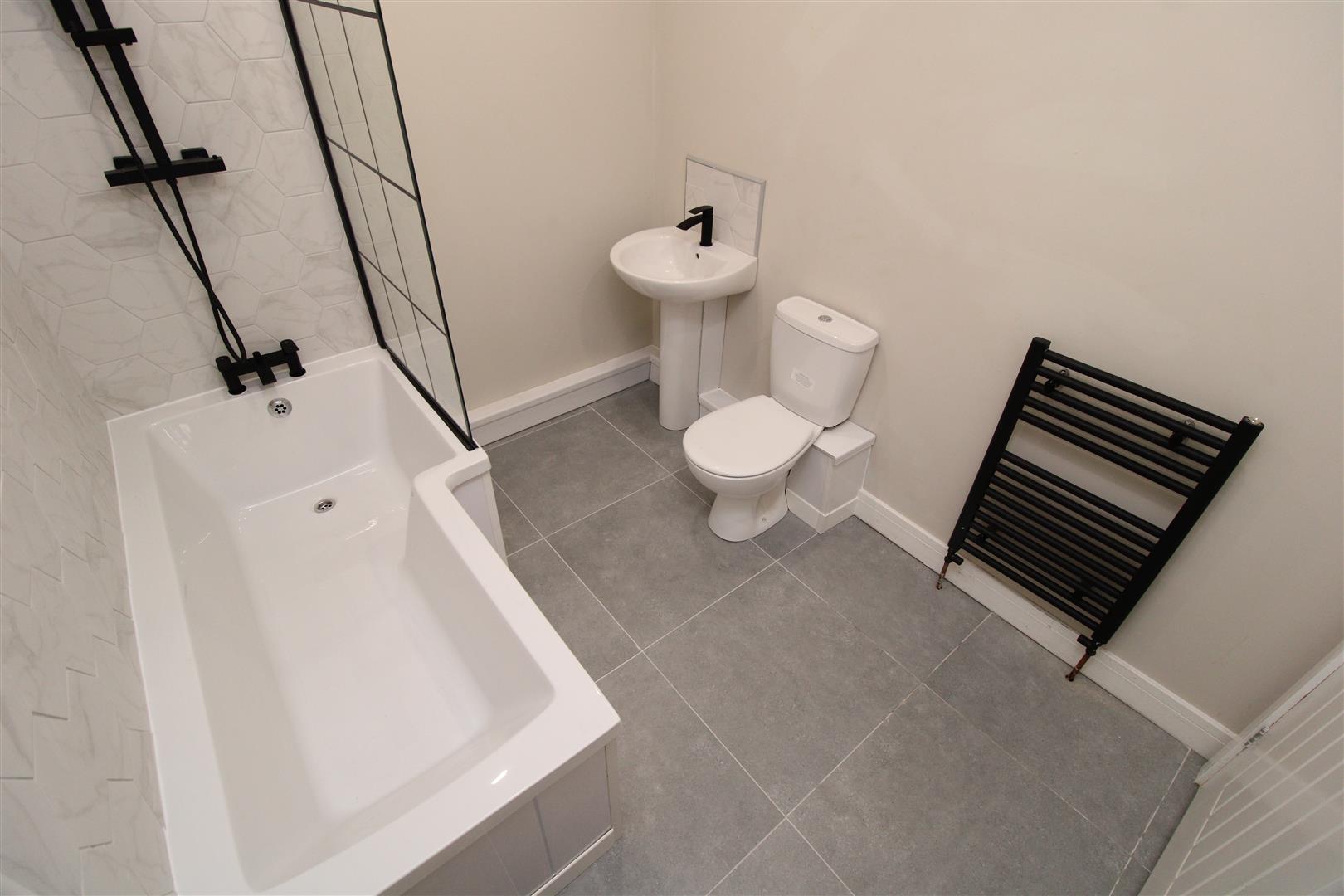 Flat Tynybedw Street in Treorchy