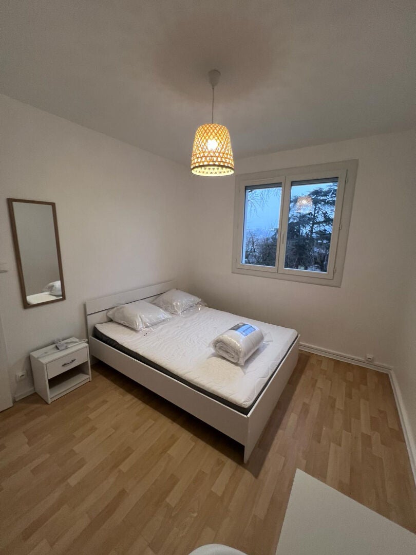 Room Avenue Raymond de Veyssière in Écully