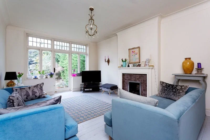 Room Abbotswood Road in Greater London