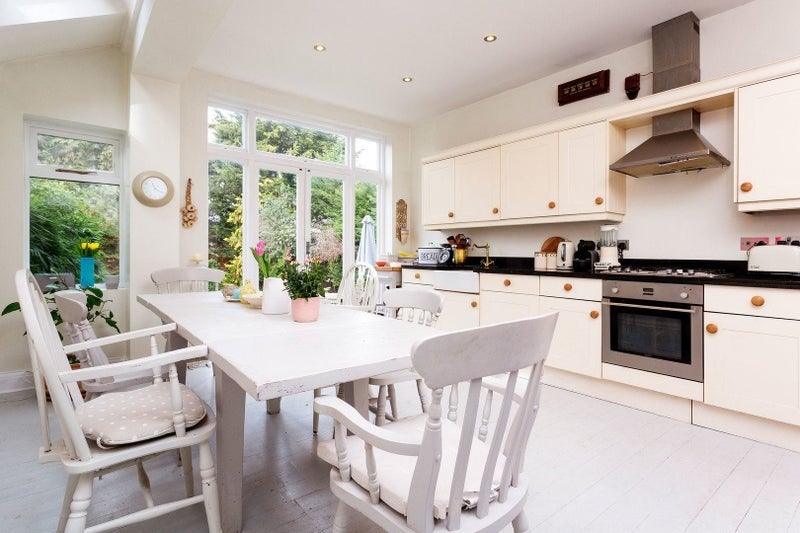 Room Abbotswood Road in Greater London