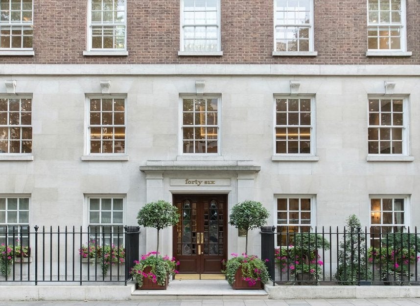 Flat Upper Grosvenor Street in City of Westminster