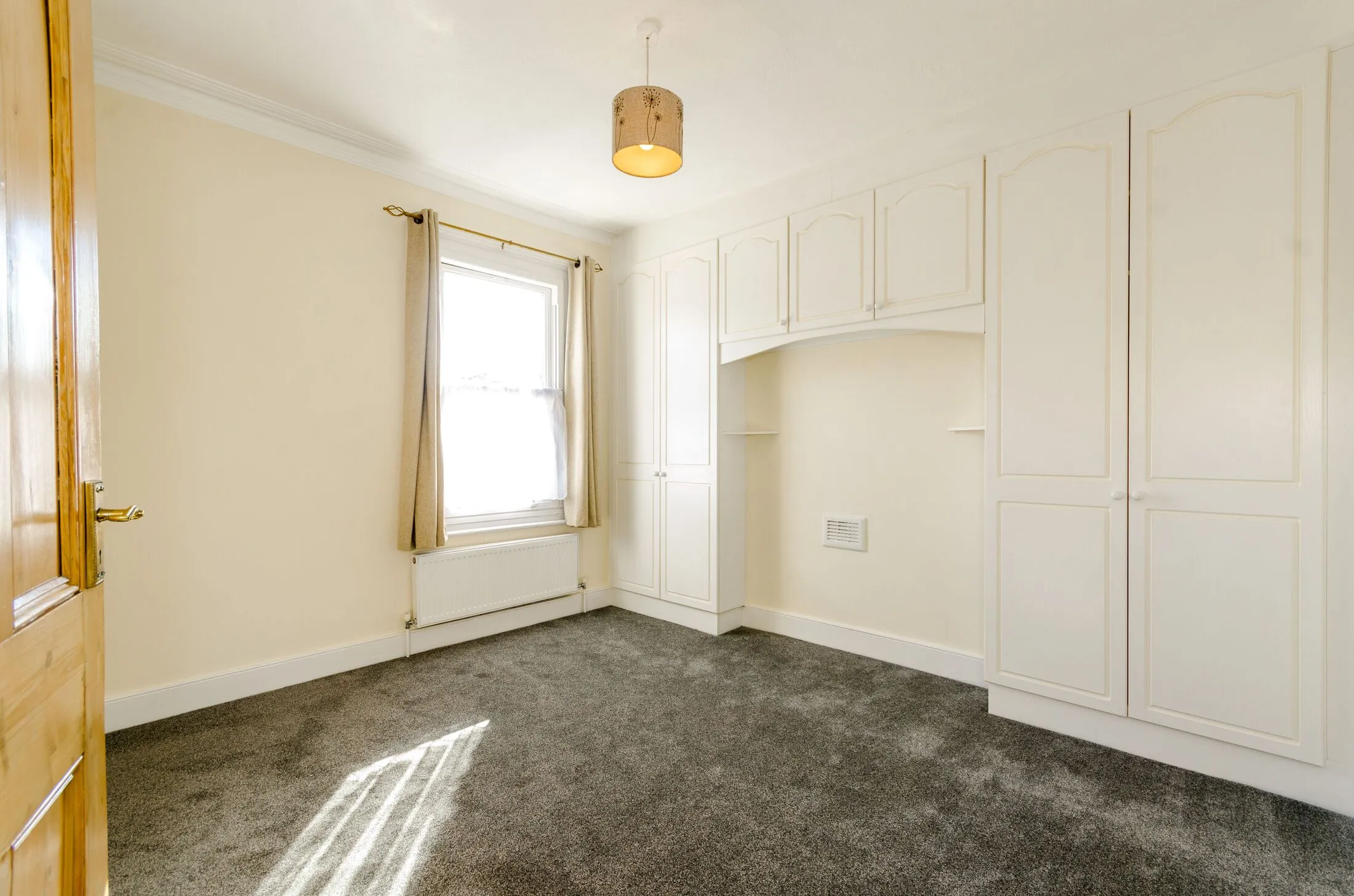 Flat Ramsay Road in Greater London