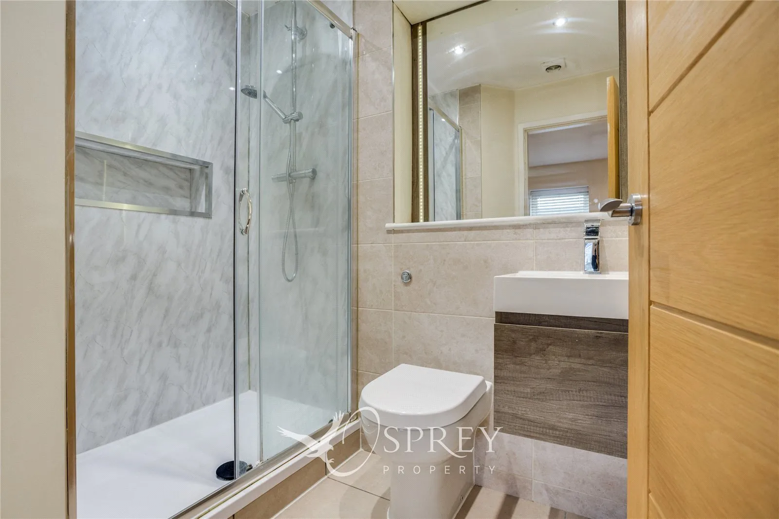 Flat Redworth Court in Leeds