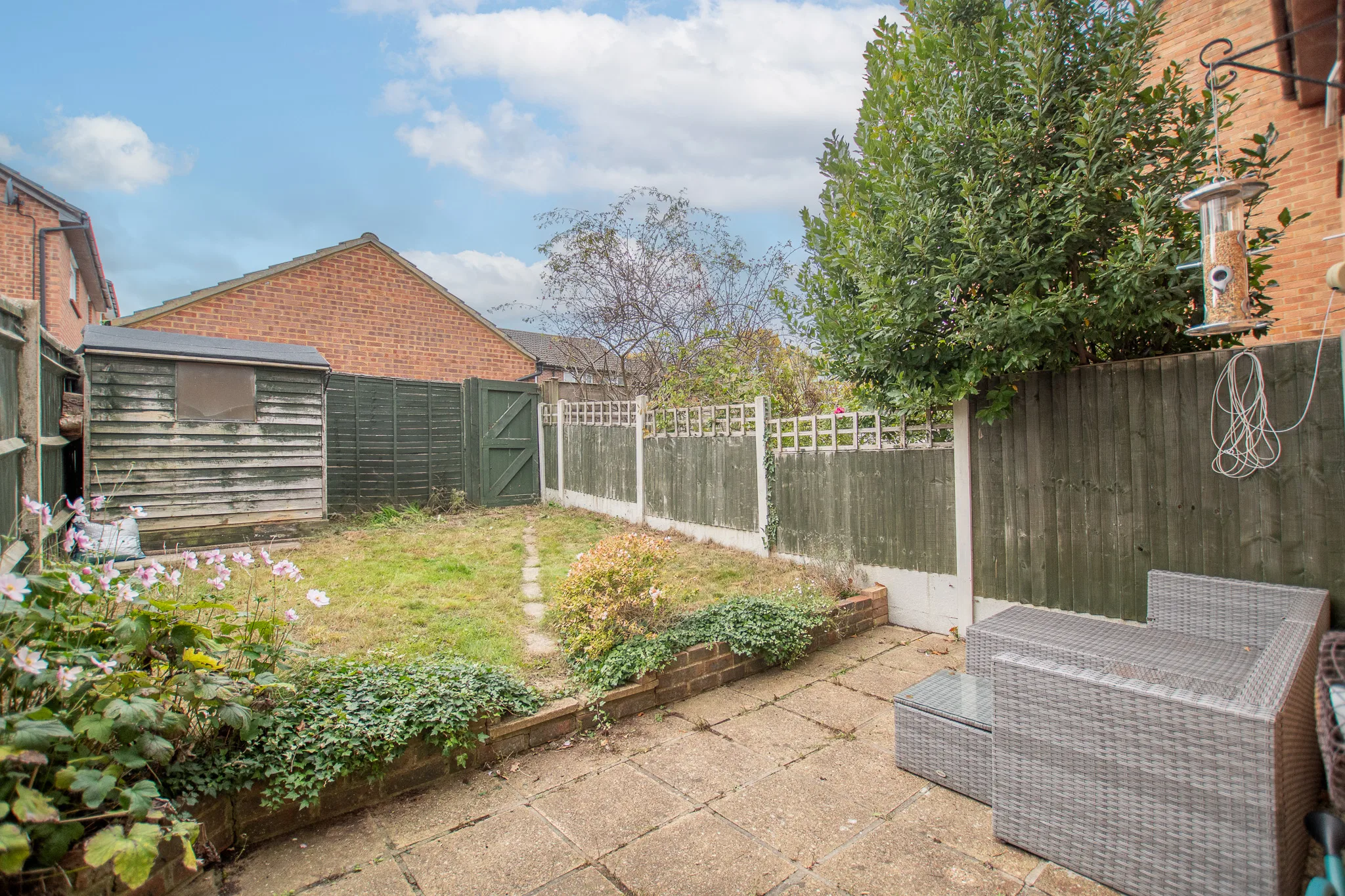House Harms Grove in Guildford