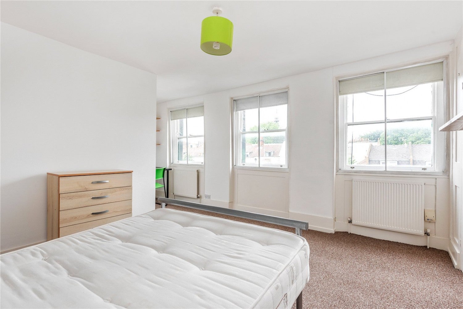 Flat Essex Road in Greater London