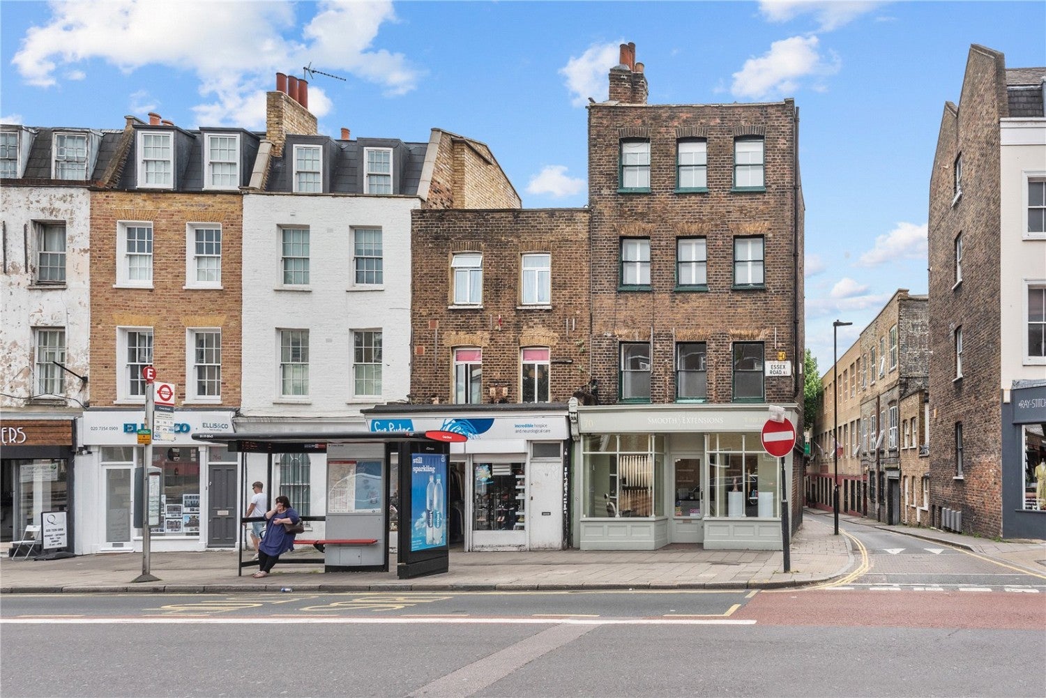 Flat Essex Road in Greater London