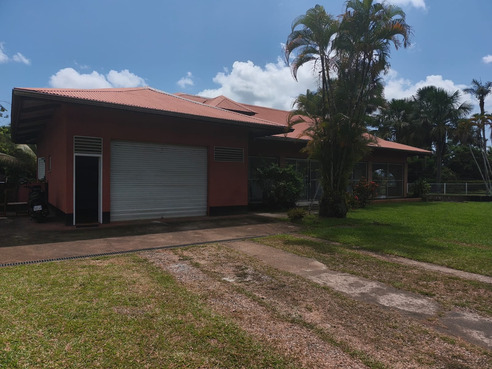 Maison Boulevard Nelson Madiba Mandela à Cayenne