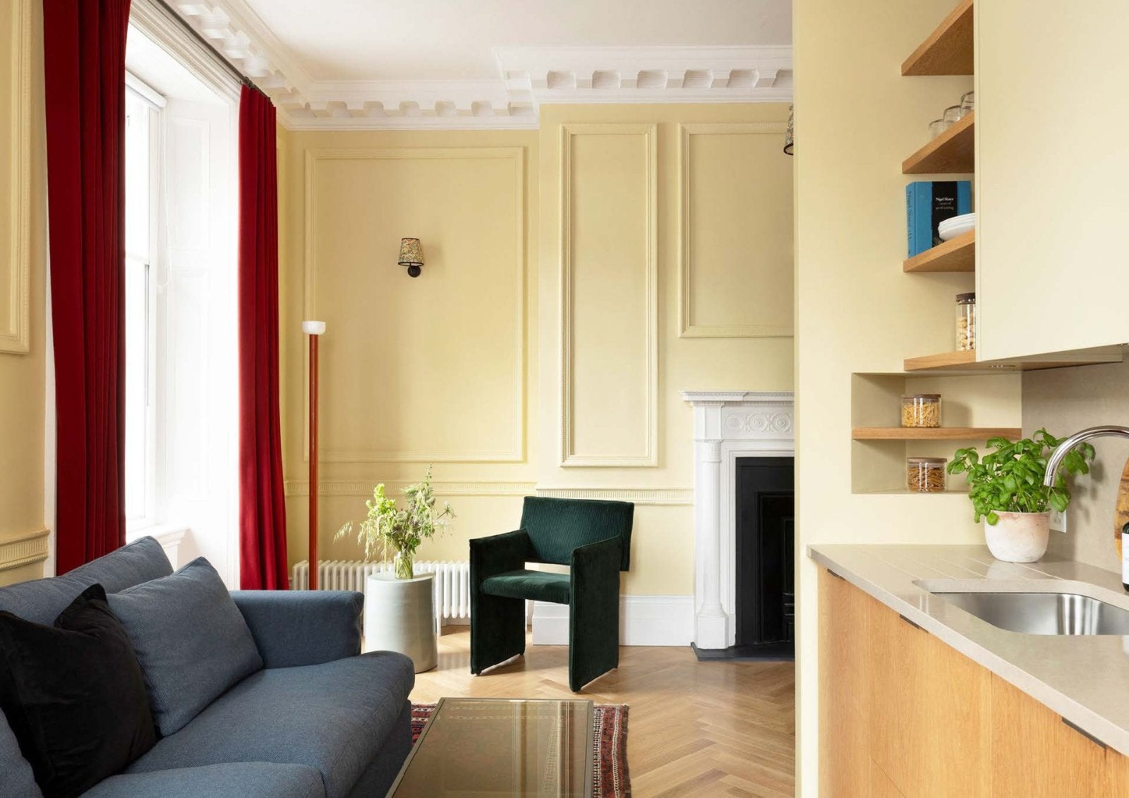 Flat Harley Street in London