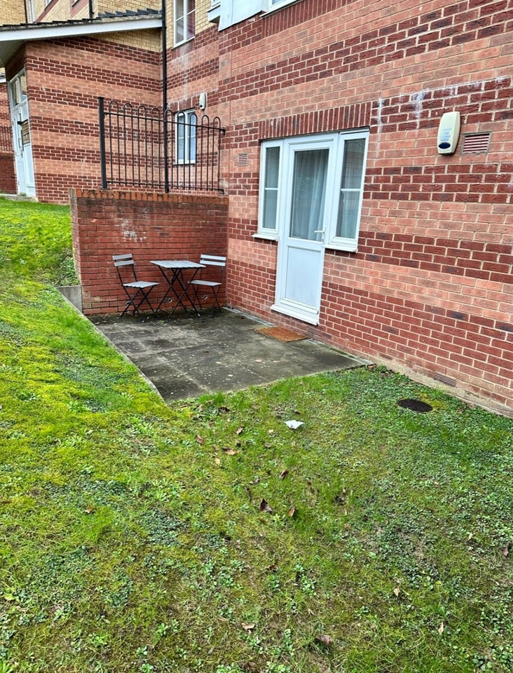 Flat Princes Gate in High Wycombe Community Board