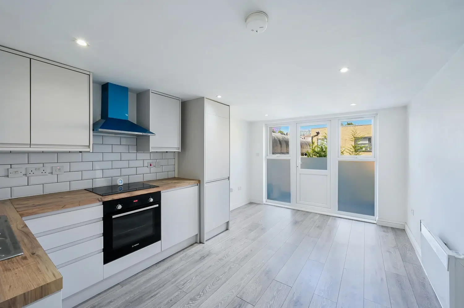 Flat Lansdowne Road in Greater London