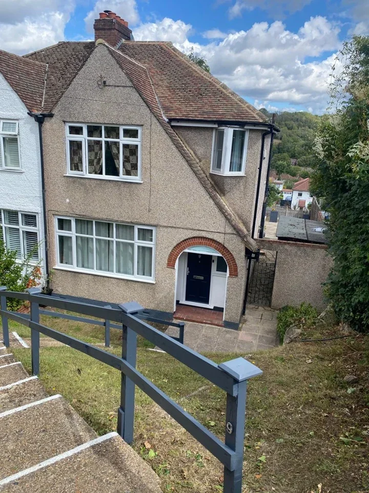 House Hilltop Road in Greater London