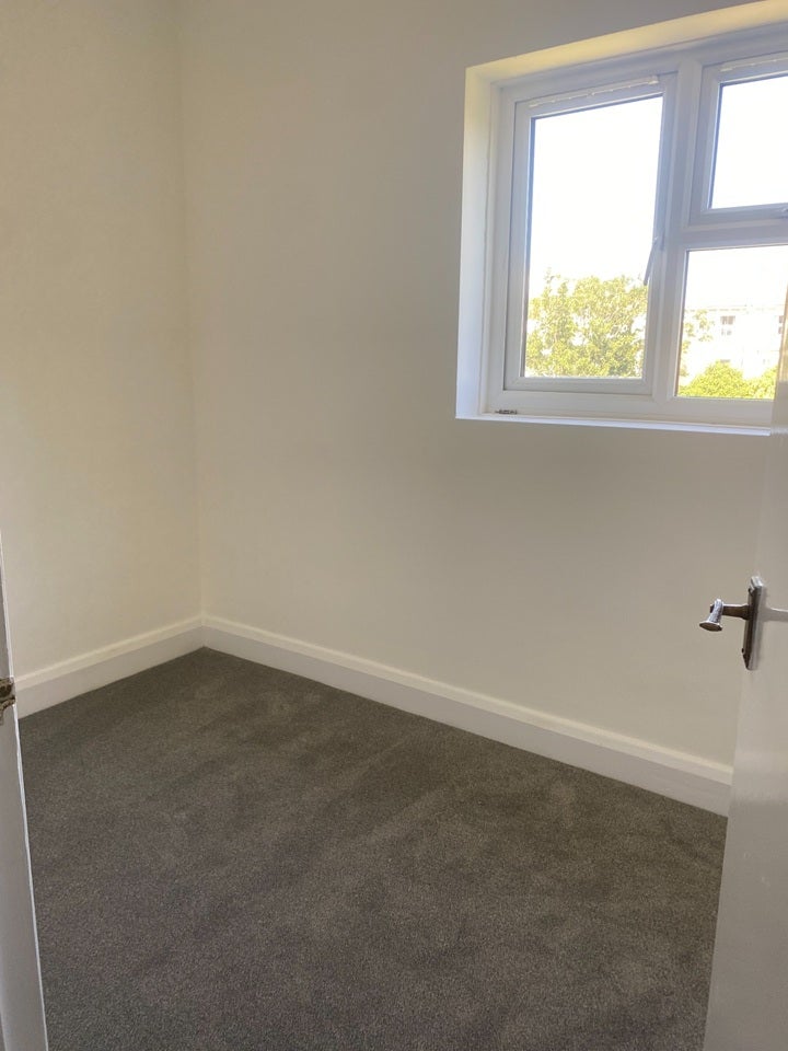 Flat Jevington Gardens in Eastbourne