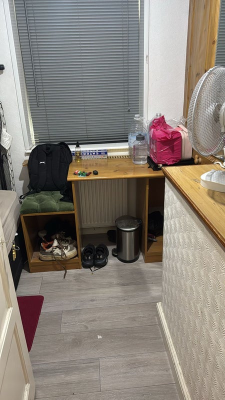 House Lela Avenue in Greater London