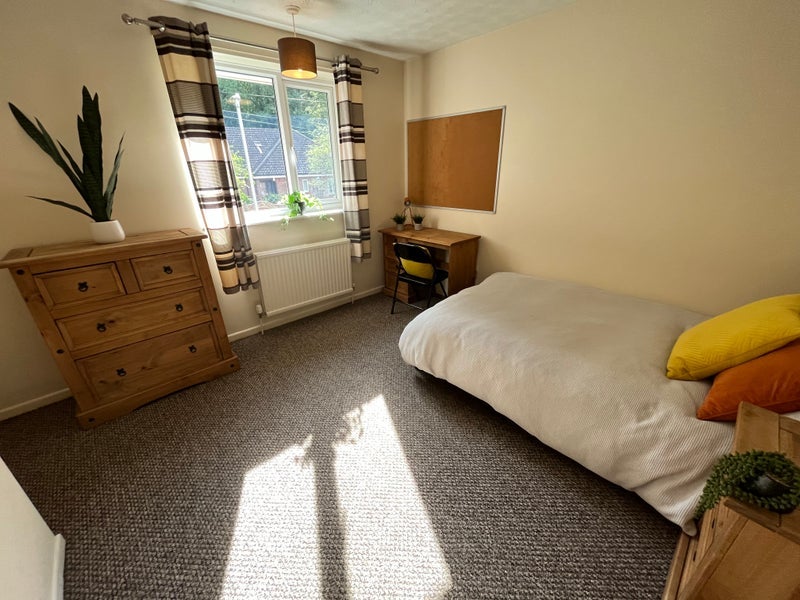 Room Taylor Road in Norwich