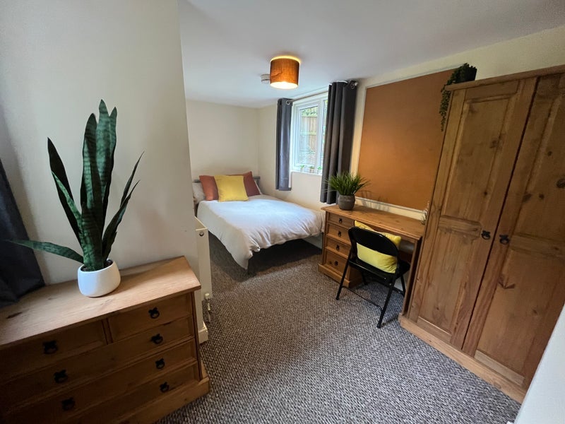 Room Taylor Road in Norwich
