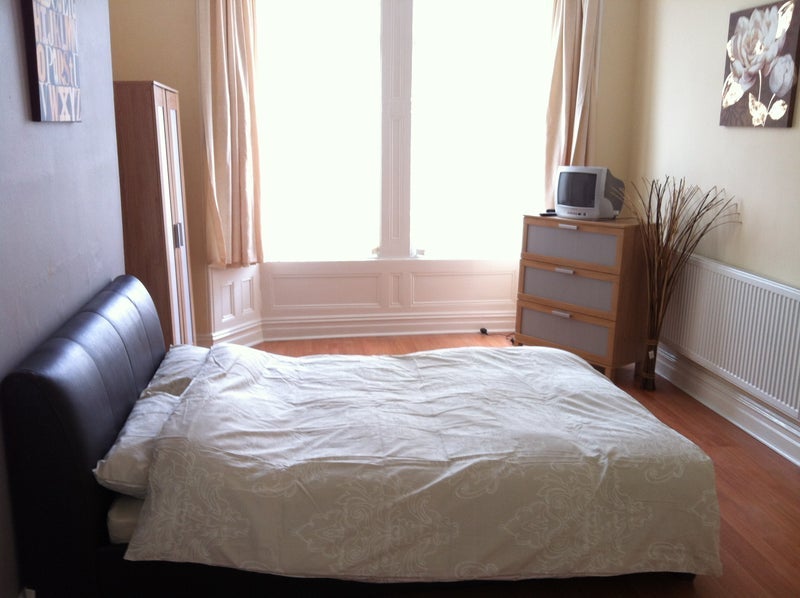Room Edith Road in Liverpool