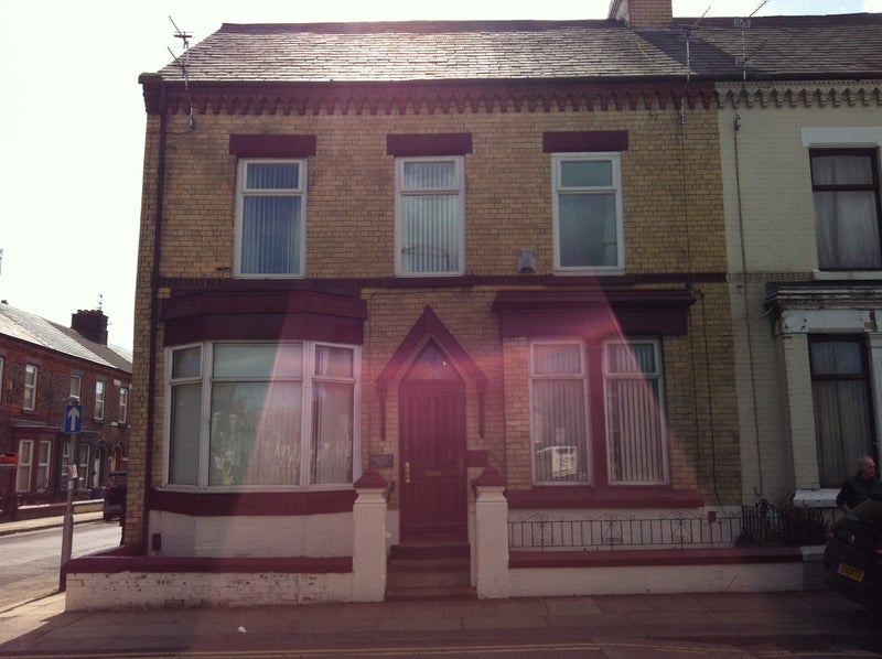Room Edith Road in Liverpool
