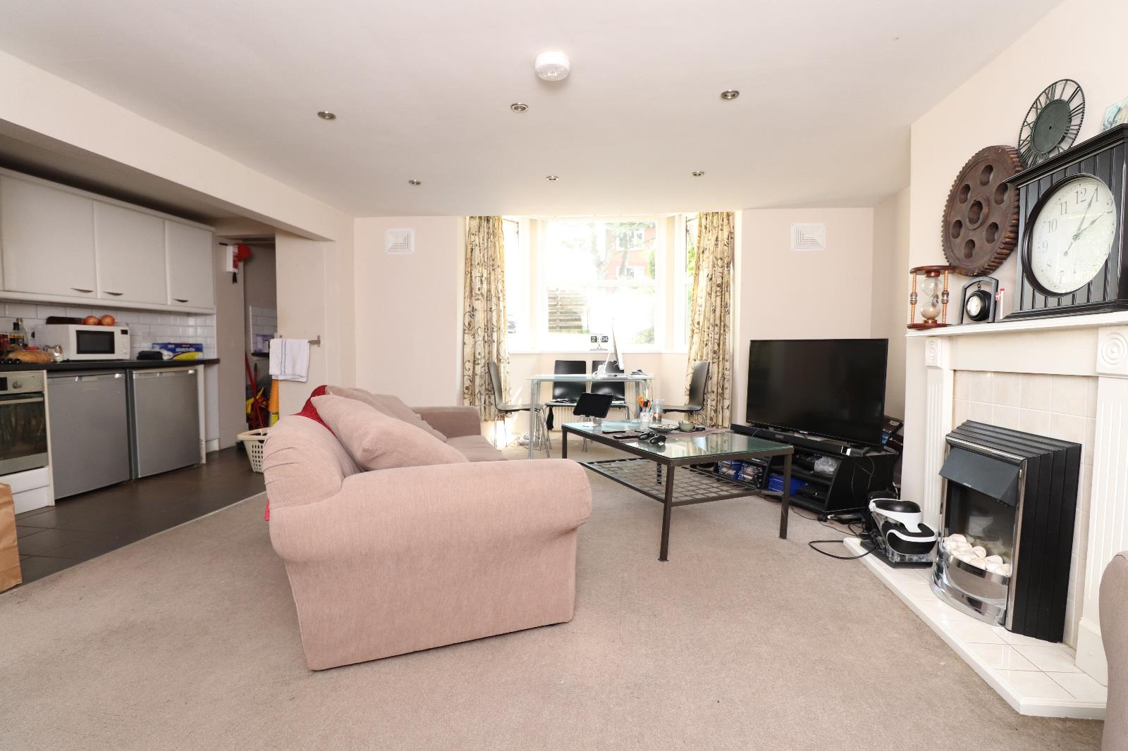 Flat Kendal Close in Leeds