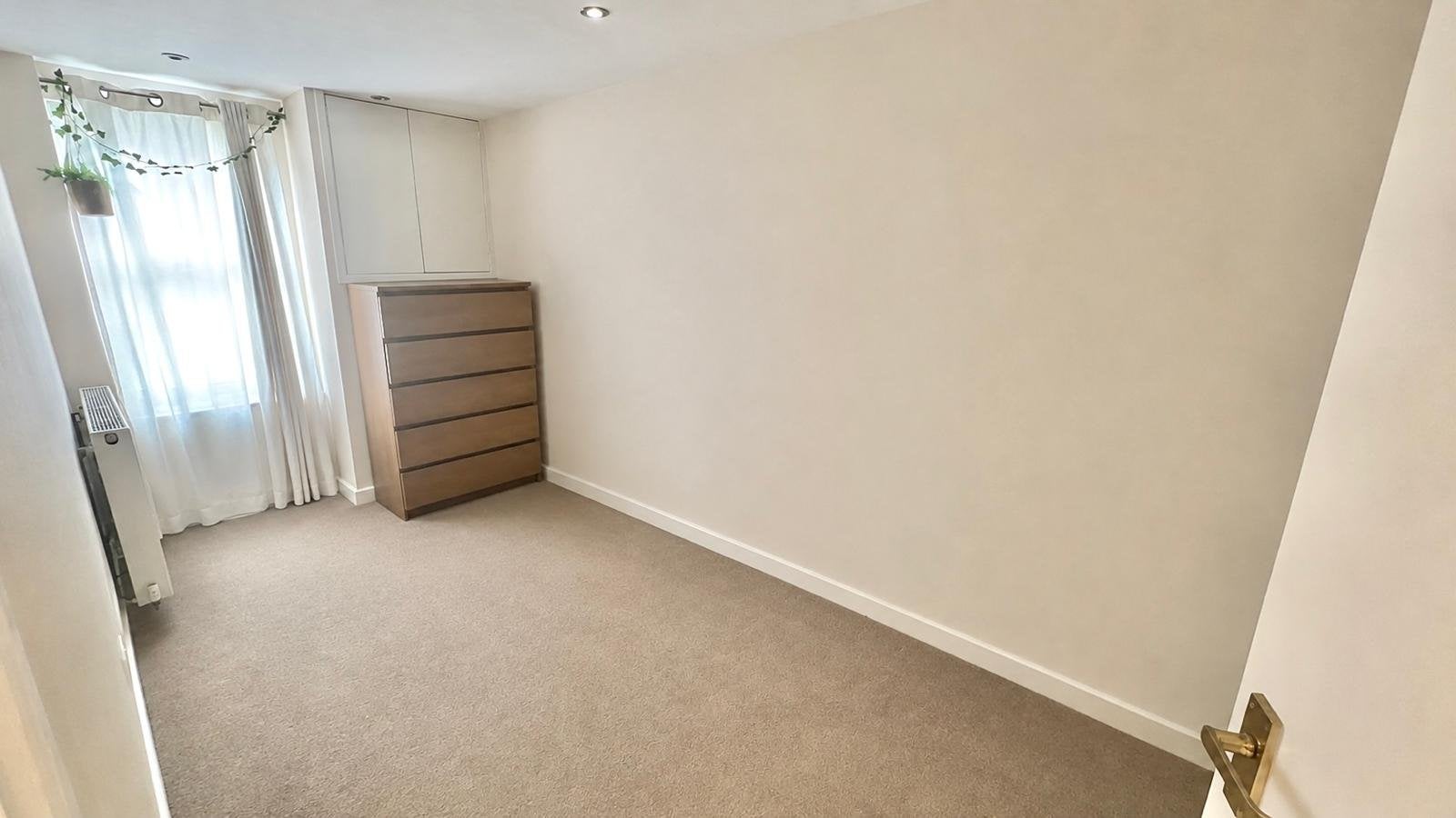 Flat Kendal Close in Leeds