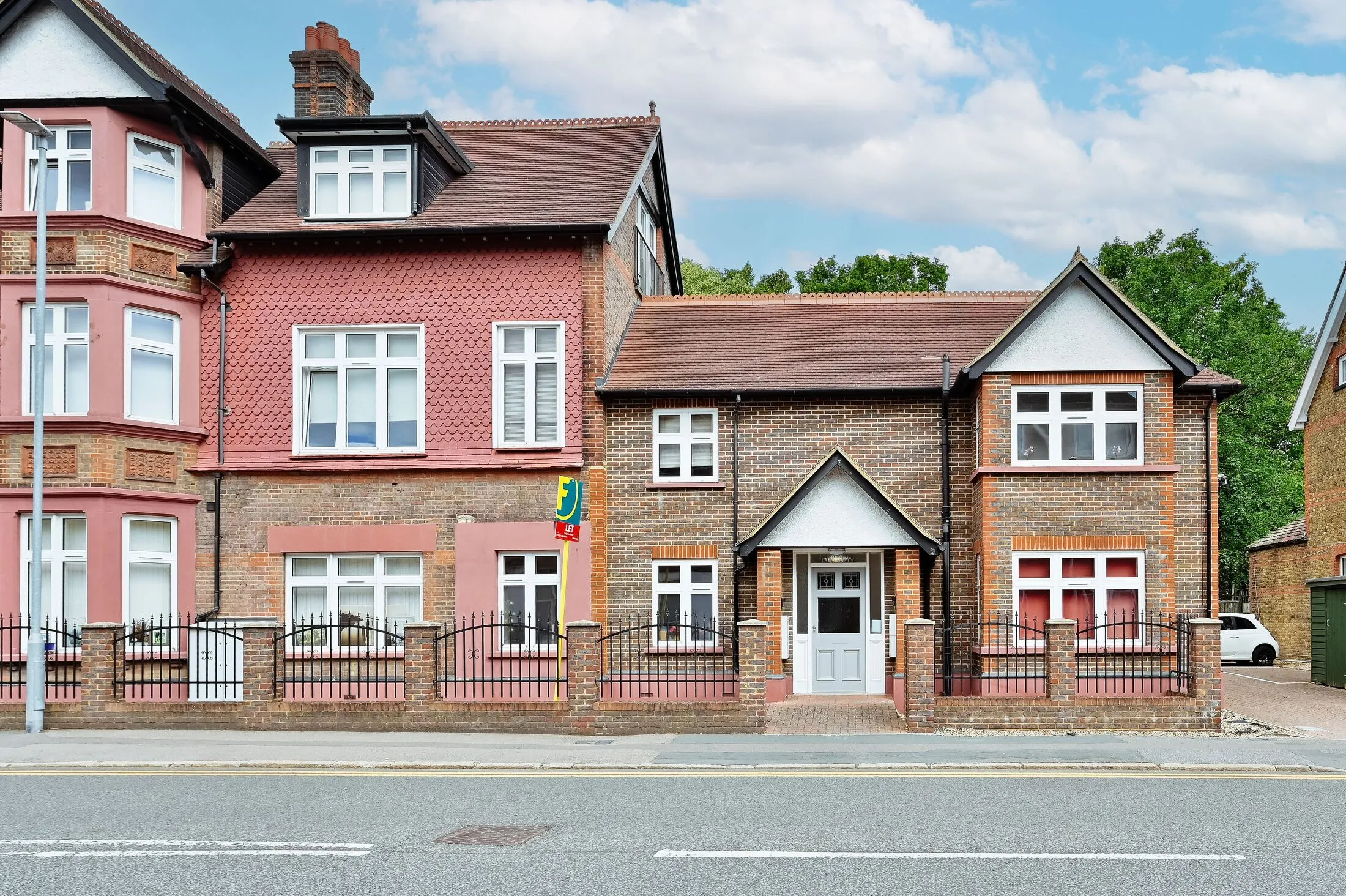 Flat Upton Road in Watford