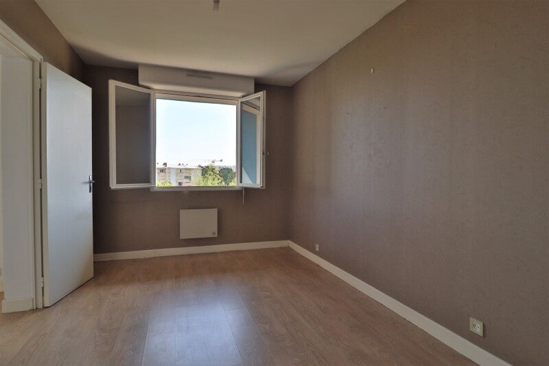 Flat Avenue du Maréchal Leclerc in Saint-André-les-Vergers