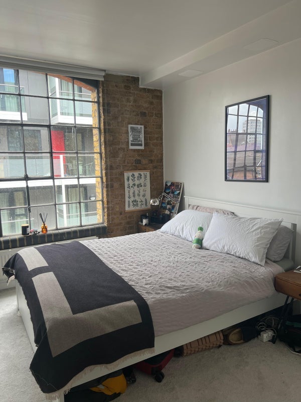 Room Gower's Walk in Greater London